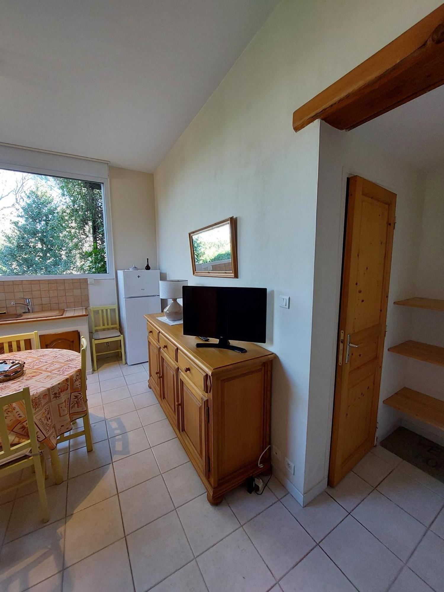 Mas Fontclaire - Sommieres Apartment Exterior photo